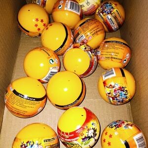 Lot Of (2) DRAGON BALL Z Backpack Hangers & (14) Keychains New Unopened